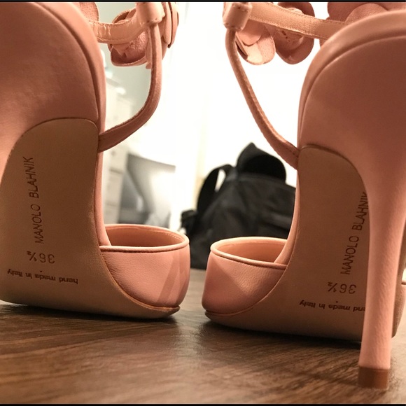 Manolo Blahnik Volvona Pumps; 2017 special edition - Picture 4 of 8